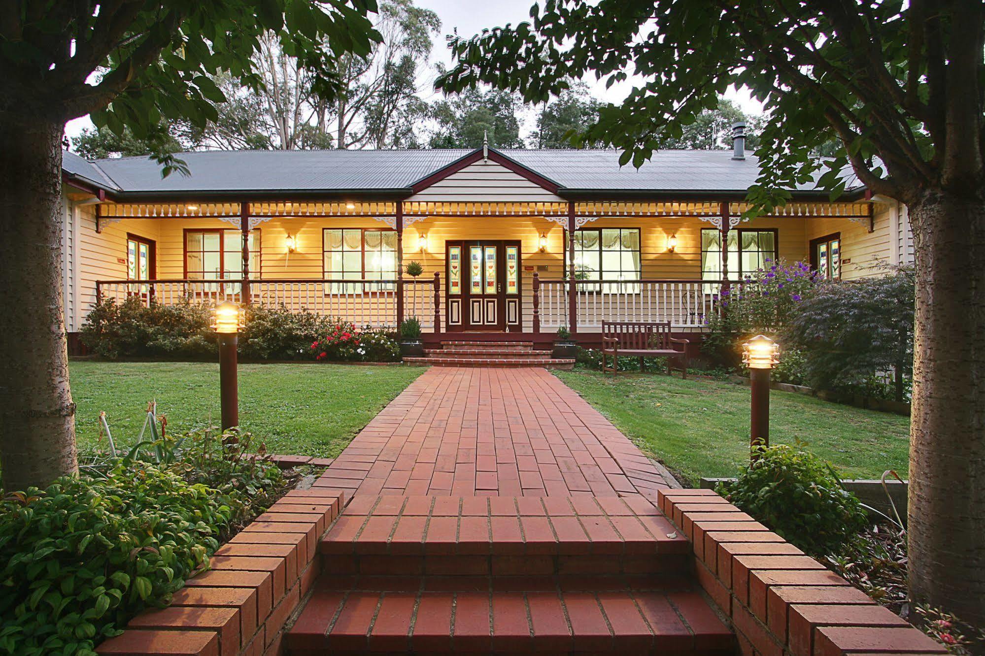 Fernglade On Menzies Bed & Breakfast Emerald Exterior photo