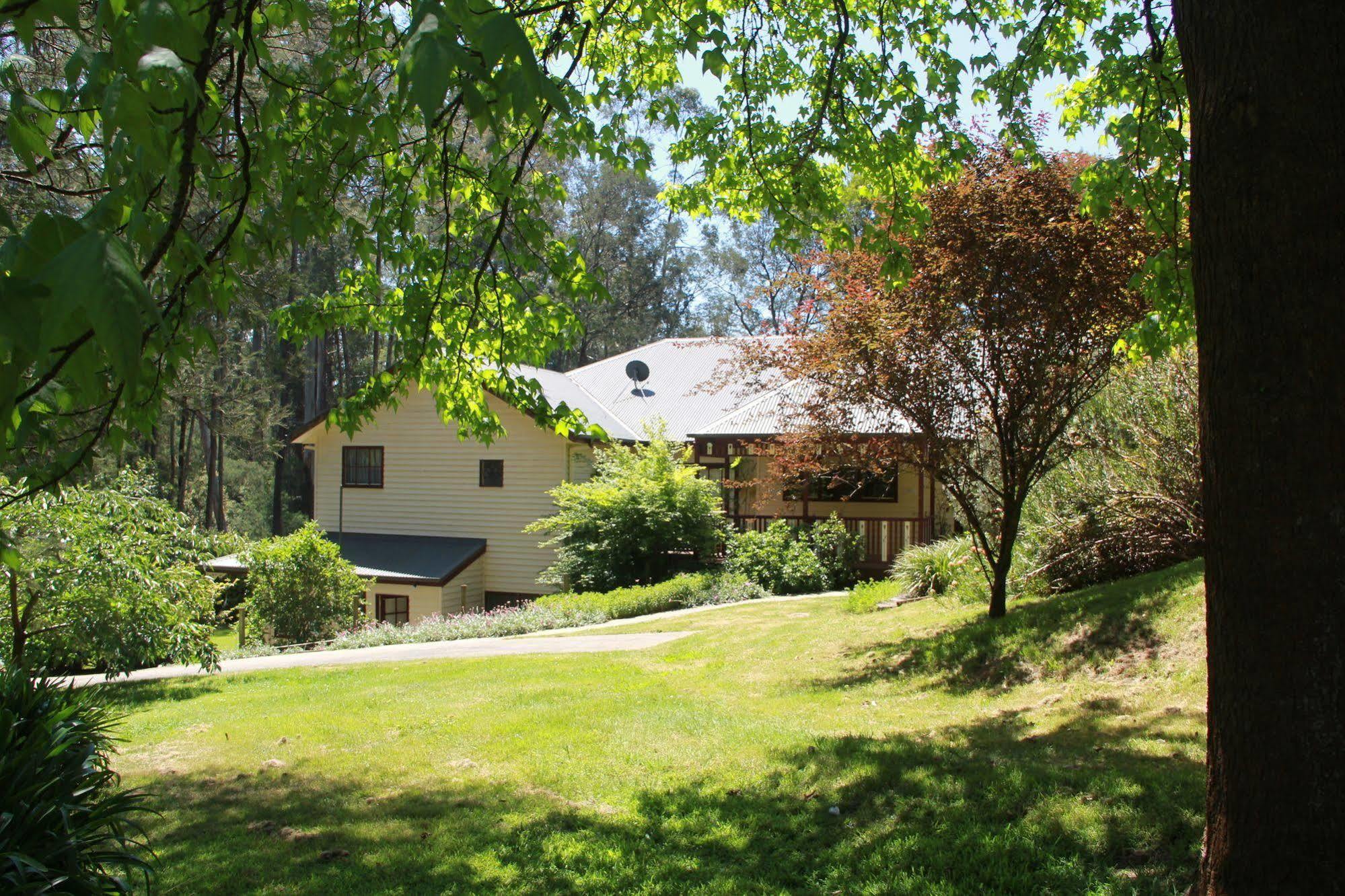 Fernglade On Menzies Bed & Breakfast Emerald Exterior photo